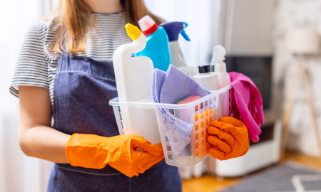 Van vloerreiniger tot allesreiniger: wanneer gebruik je welke schoonmaakmiddelen?